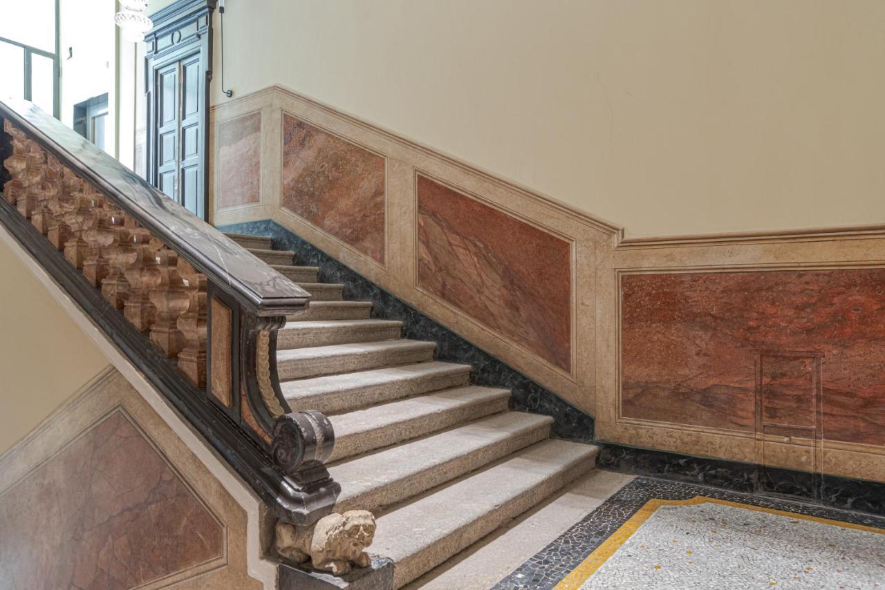 Suite Del Duomo - By Myhomeincomo Kültér fotó